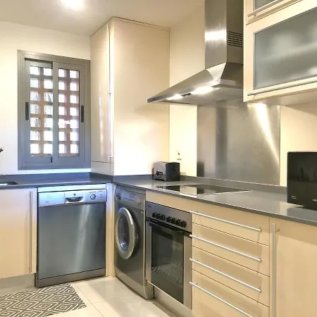 Apartment Excellent Holiday With Pool View