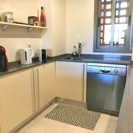 Apartment Excellent Holiday With Pool View