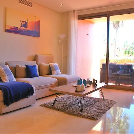 Excellent Holiday With Pool View Apartment Estepona