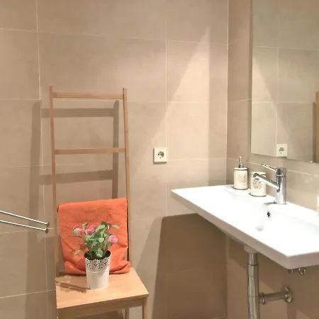 Apartment Excellent Holiday With Pool View