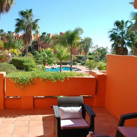 Lägenhet Excellent Holiday With Pool View Estepona